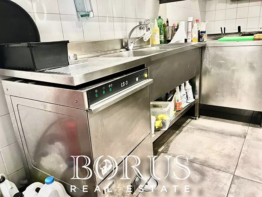 Immagine 16 di Attività commerciale in vendita  in VIA MAGENTA a Aversa