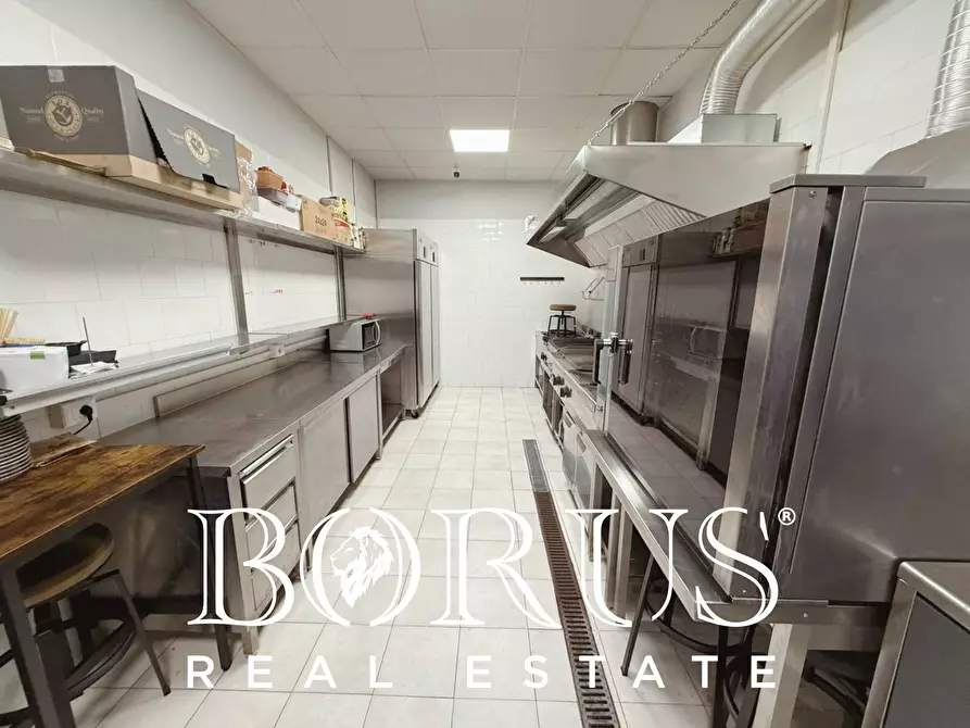 Immagine 19 di Attività commerciale in vendita  in Via Filippo Saporito a Cancello Ed Arnone