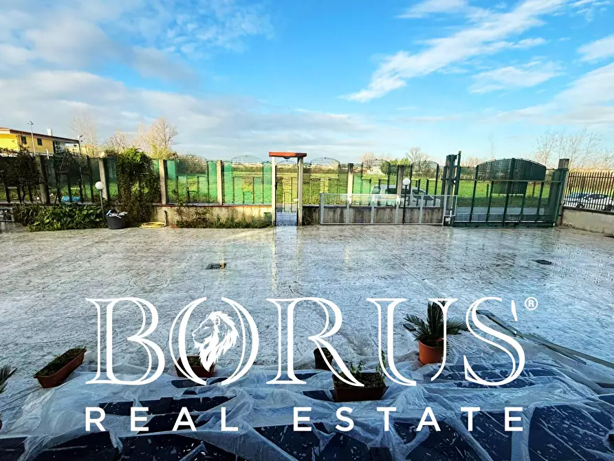 Immagine 26 di Locale commerciale in affitto  in Viale della libertà a Gricignano Di Aversa