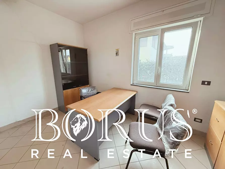 Immagine 19 di Locale commerciale in affitto  in Viale della libertà a Gricignano Di Aversa