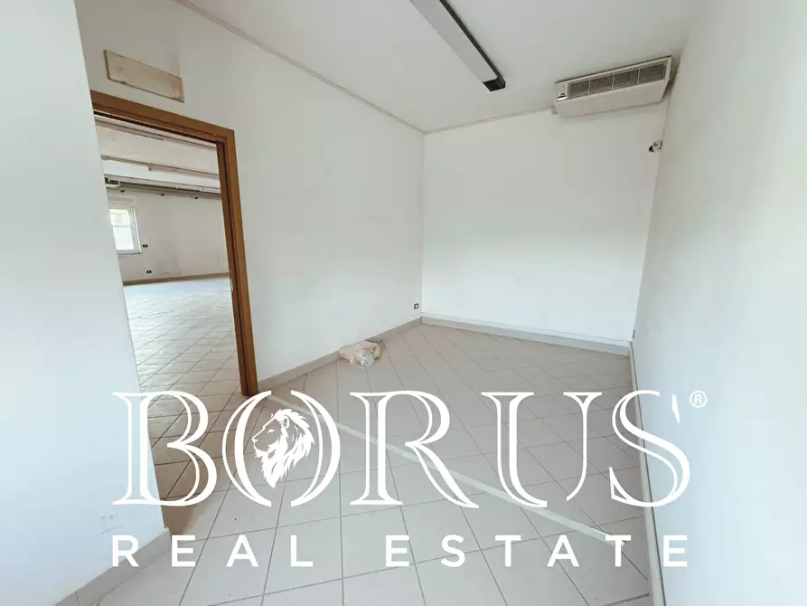 Immagine 20 di Locale commerciale in affitto  in Viale della libertà a Gricignano Di Aversa