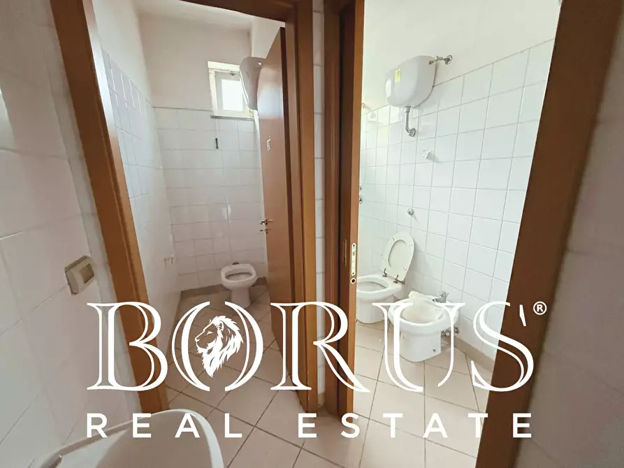 Immagine 23 di Locale commerciale in affitto  in Viale della libertà a Gricignano Di Aversa