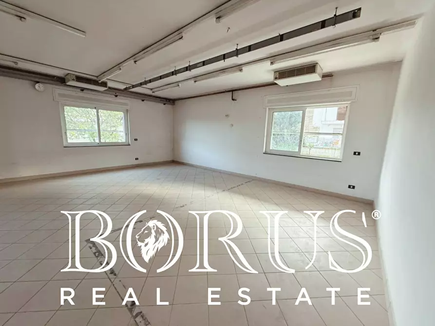 Immagine 22 di Locale commerciale in affitto  in Viale della libertà a Gricignano Di Aversa