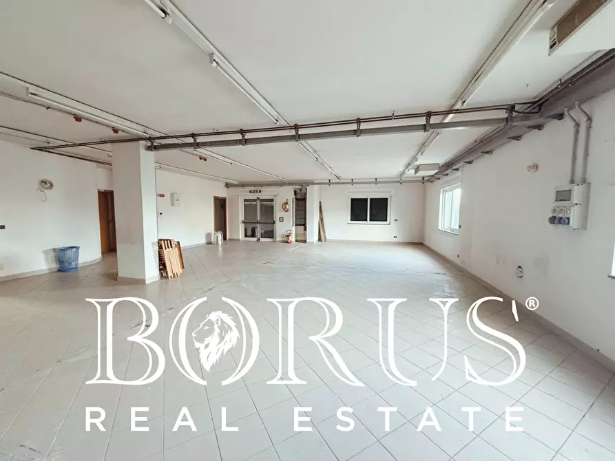 Immagine 7 di Locale commerciale in affitto  in Viale della libertà a Gricignano Di Aversa