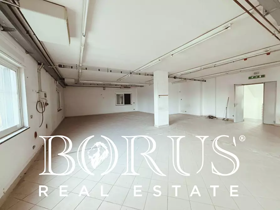 Immagine 9 di Locale commerciale in affitto  in Viale della libertà a Gricignano Di Aversa