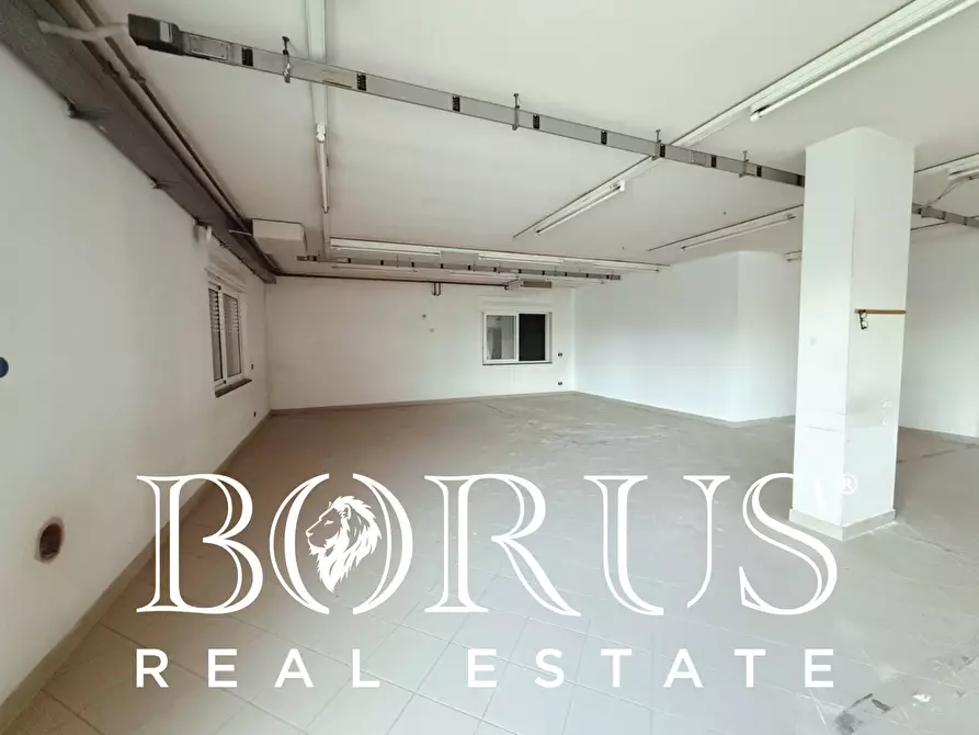 Immagine 14 di Locale commerciale in affitto  in Viale della libertà a Gricignano Di Aversa