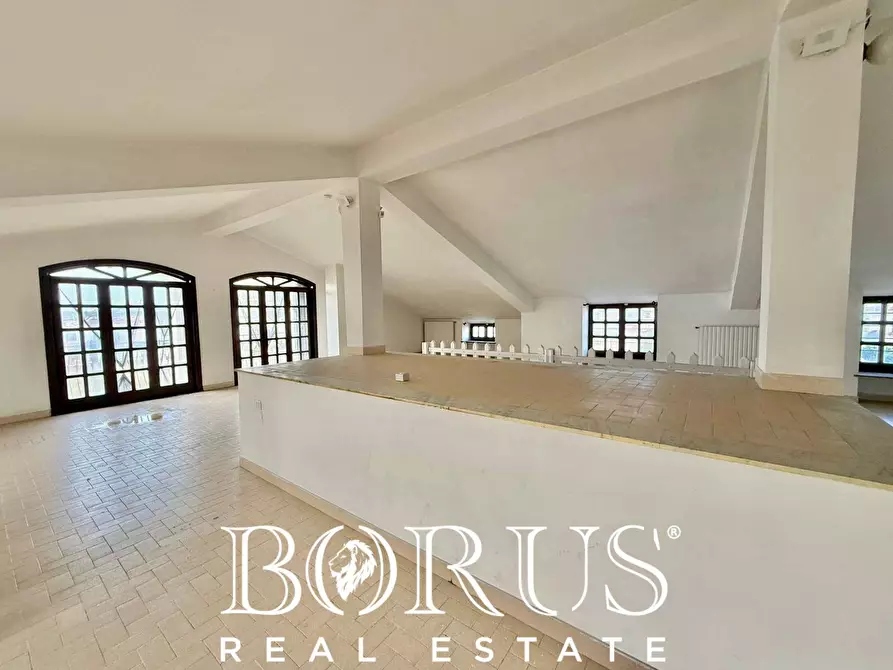 Immagine 29 di Villa in vendita  in VIALE IMPERIA a Castel Volturno