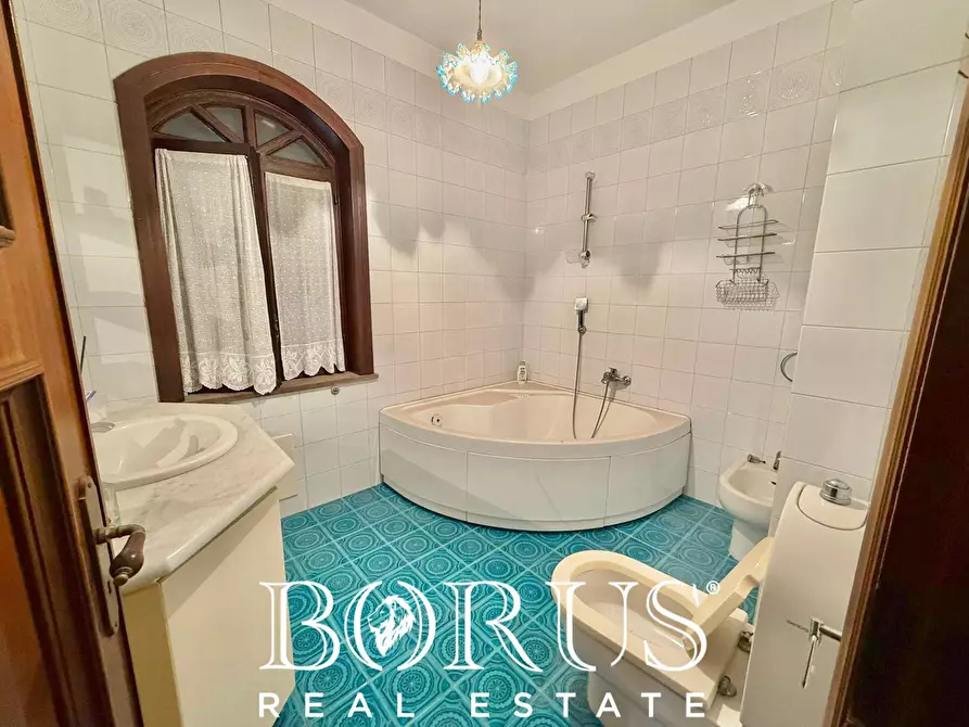 Immagine 36 di Villa in vendita  in VIALE IMPERIA a Castel Volturno