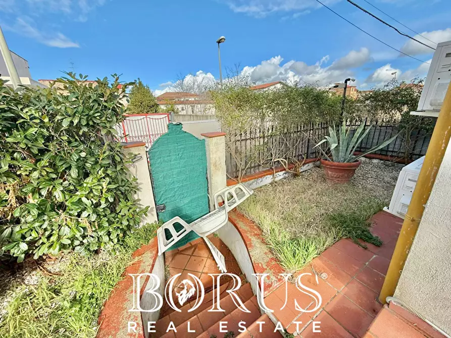 Immagine 52 di Villa in vendita  in VIALE IMPERIA a Castel Volturno