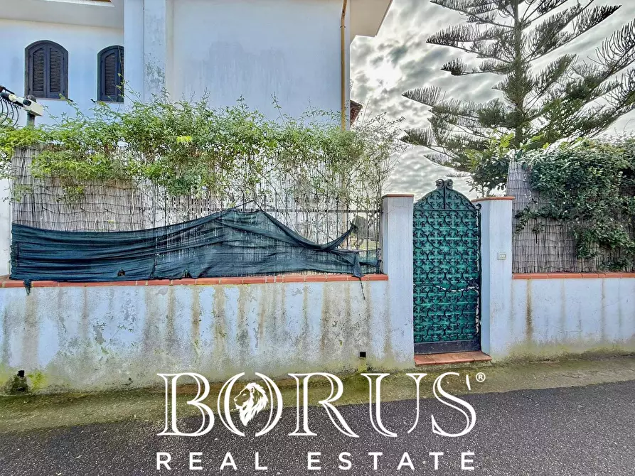 Immagine 59 di Villa in vendita  in VIALE IMPERIA a Castel Volturno