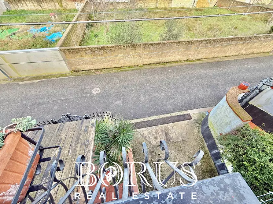 Immagine 65 di Villa in vendita  in VIALE IMPERIA a Castel Volturno