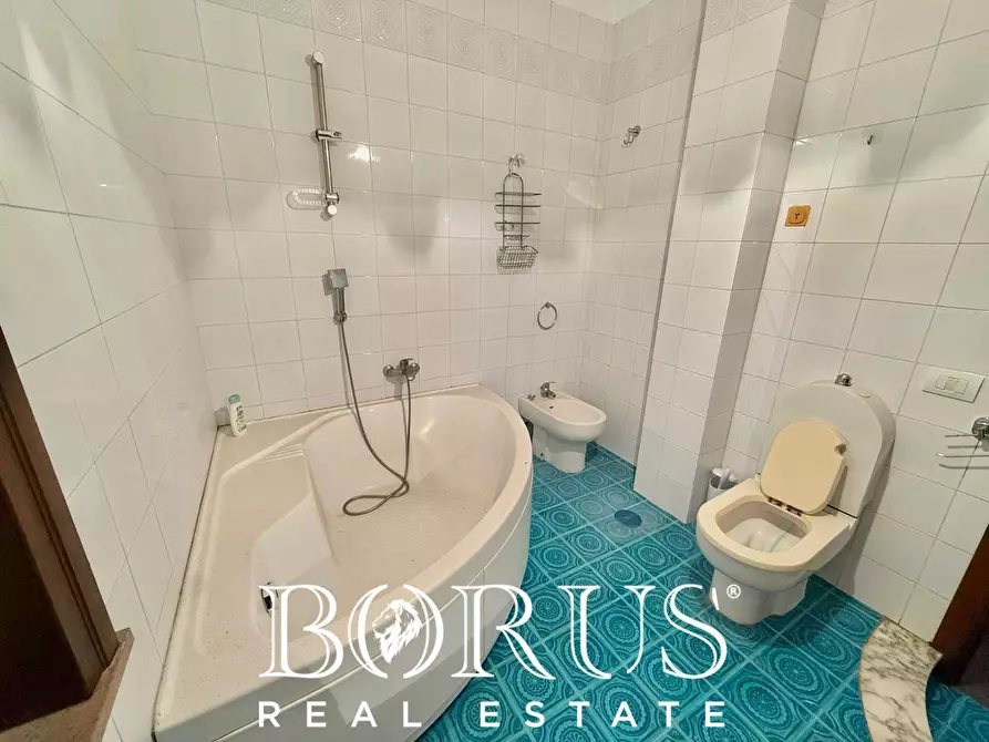 Immagine 72 di Villa in vendita  in VIALE IMPERIA a Castel Volturno