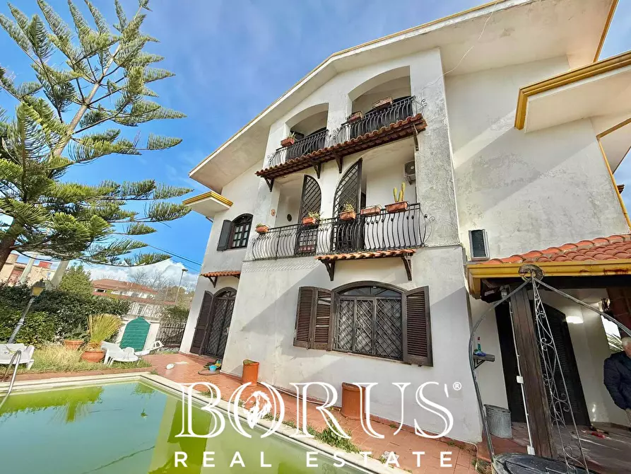 Immagine 4 di Villa in vendita  in VIALE IMPERIA a Castel Volturno