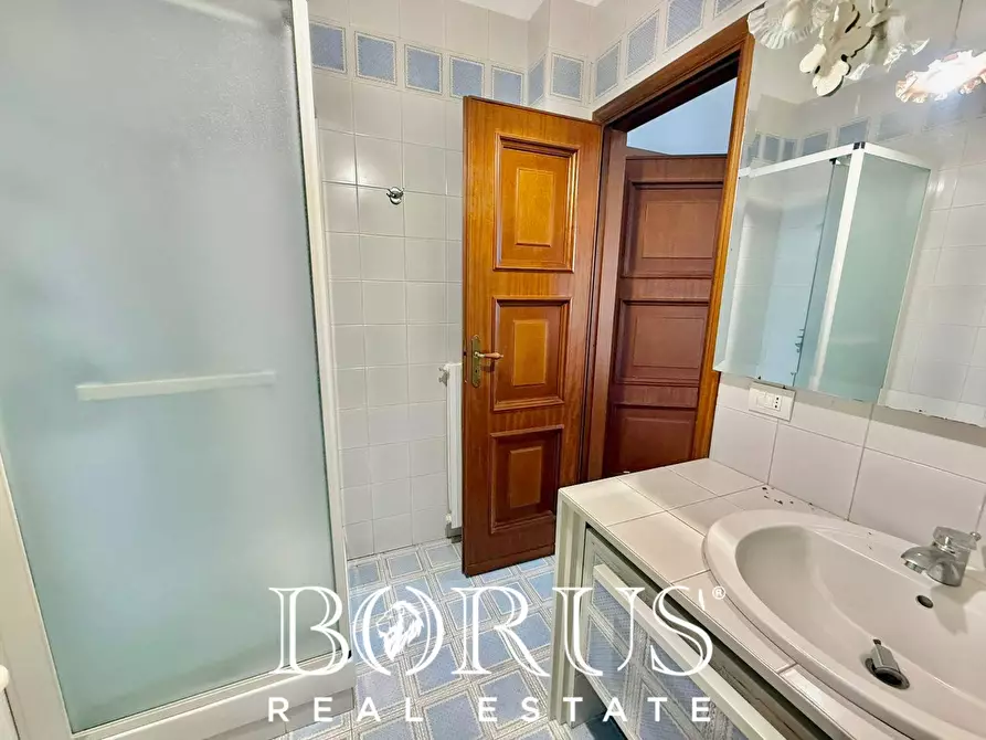 Immagine 79 di Villa in vendita  in VIALE IMPERIA a Castel Volturno