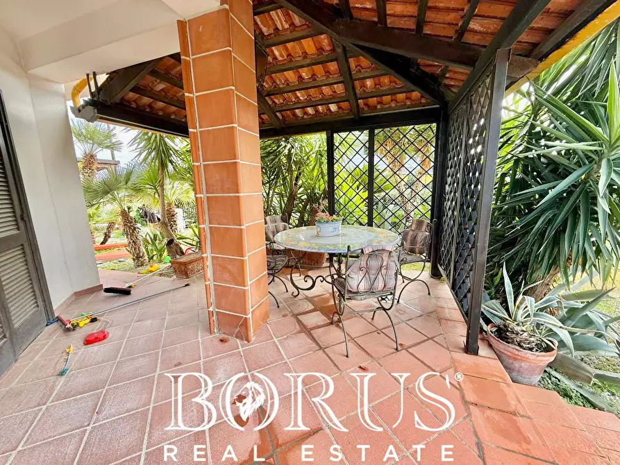 Immagine 15 di Villa in vendita  in VIALE IMPERIA a Castel Volturno