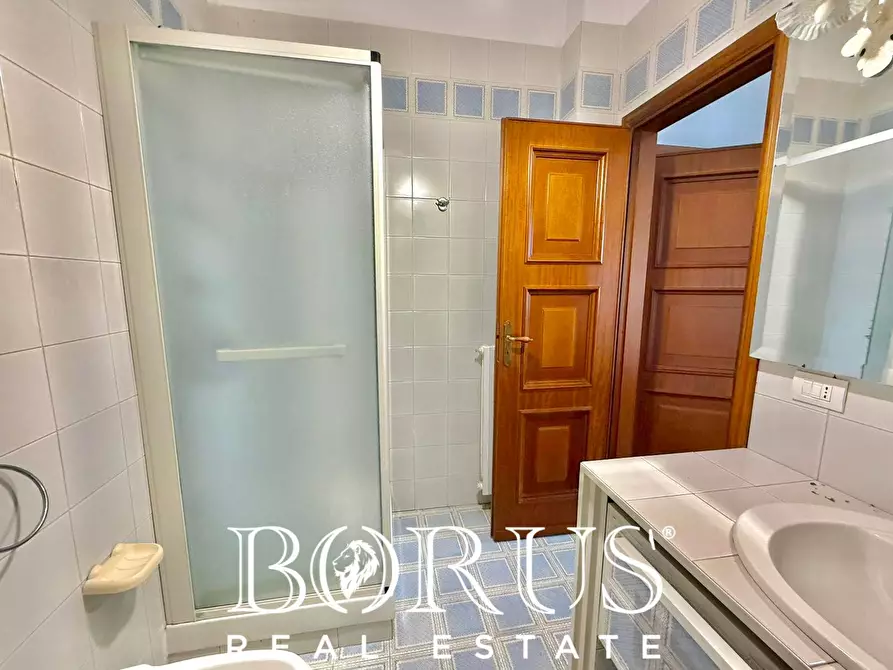 Immagine 88 di Villa in vendita  in VIALE IMPERIA a Castel Volturno