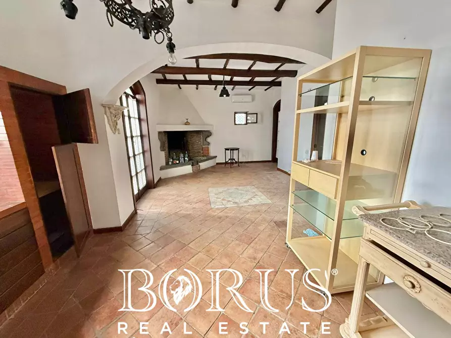 Immagine 105 di Villa in vendita  in VIALE IMPERIA a Castel Volturno