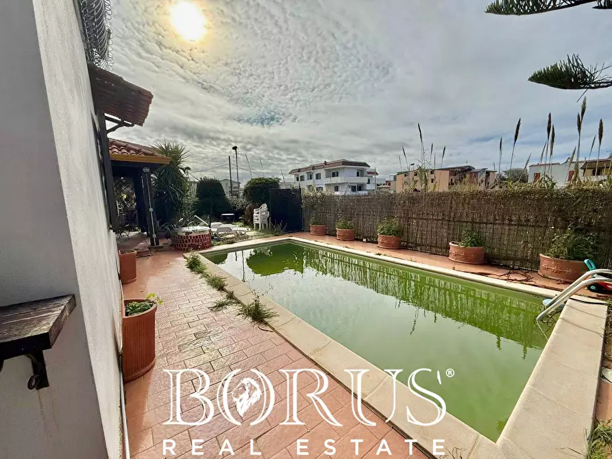 Immagine 20 di Villa in vendita  in VIALE IMPERIA a Castel Volturno