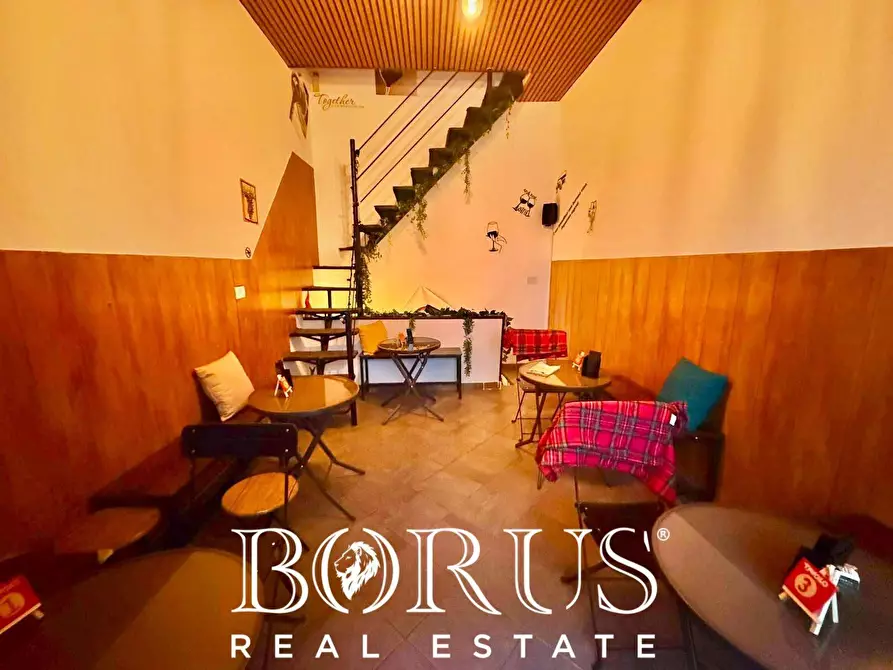 Immagine 9 di Attività commerciale in vendita  in Via Vittorio Emanuele III a Aversa