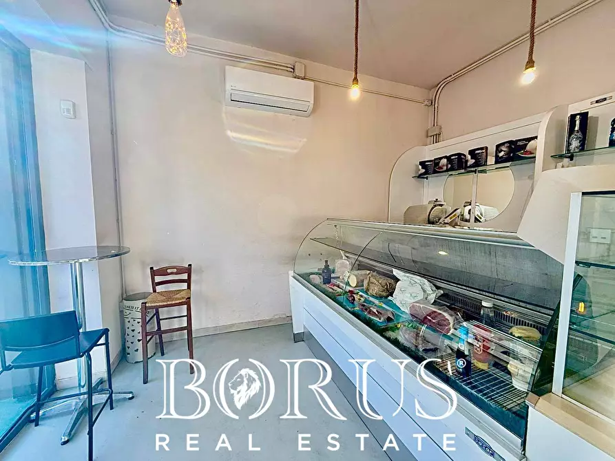 Immagine 9 di Attività commerciale in vendita  in Via larga a Cancello Ed Arnone