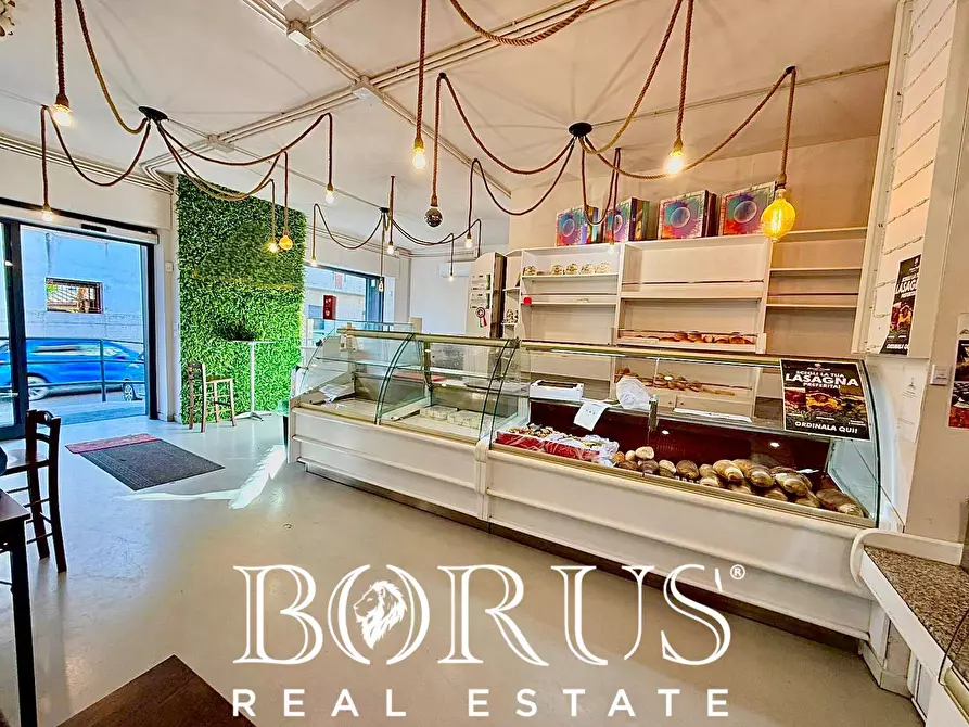 Immagine 1 di Attività commerciale in vendita  in Via larga a Cancello Ed Arnone