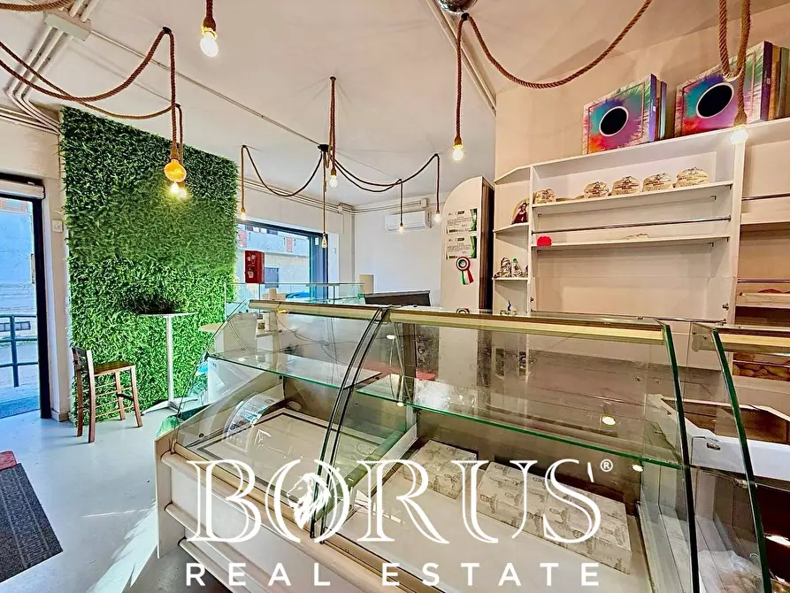 Immagine 6 di Attività commerciale in vendita  in Via larga a Cancello Ed Arnone