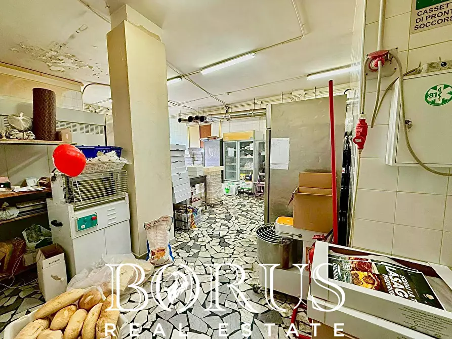 Immagine 12 di Attività commerciale in vendita  in Via larga a Cancello Ed Arnone