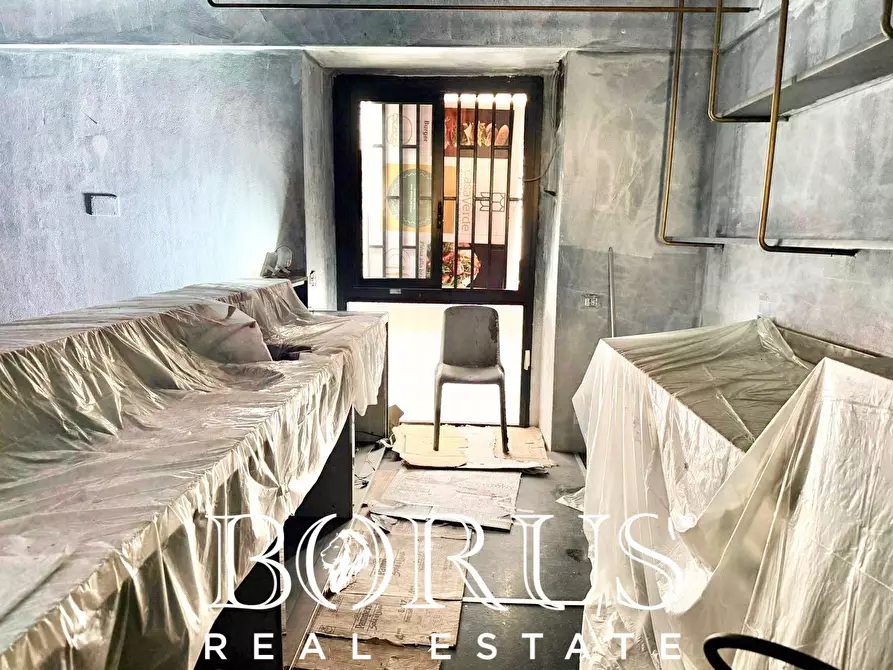 Immagine 9 di Locale commerciale in affitto  in via Sant'Antonio Abate a Gricignano Di Aversa