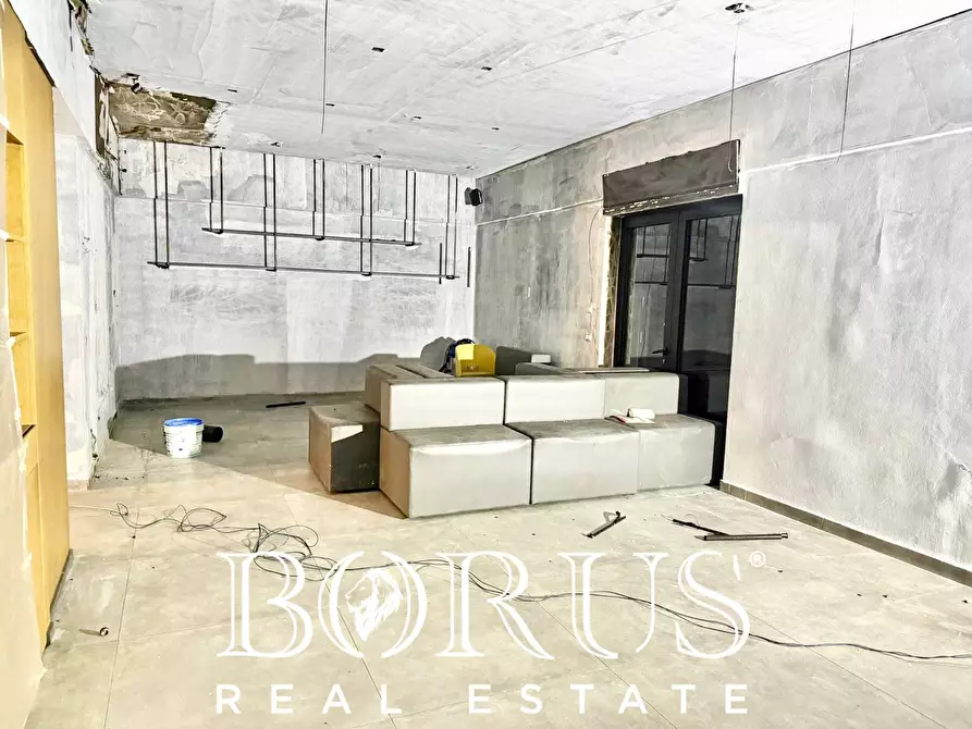 Immagine 1 di Locale commerciale in affitto  in via Sant'Antonio Abate a Gricignano Di Aversa