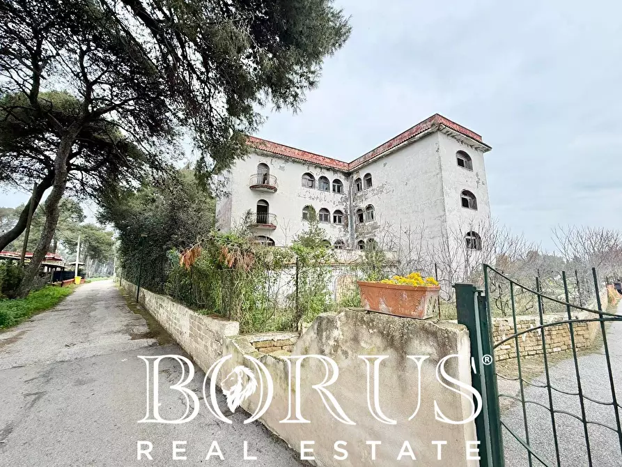 Immagine 5 di Palazzo in vendita  in Pineta Riviera a Mondragone