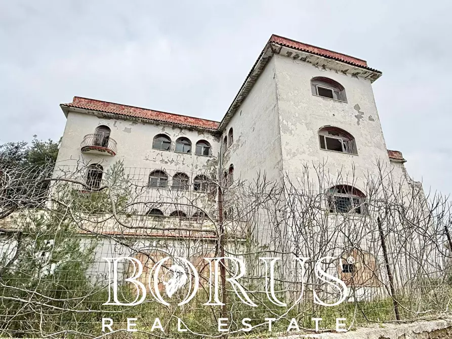 Immagine 3 di Palazzo in vendita  in Pineta Riviera a Mondragone