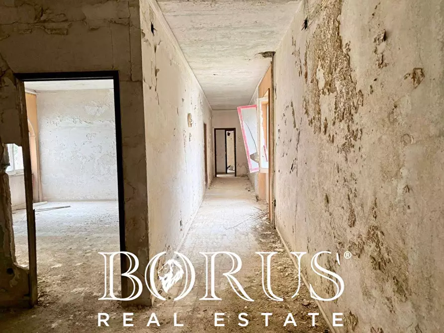 Immagine 28 di Palazzo in vendita  in Pineta Riviera a Mondragone