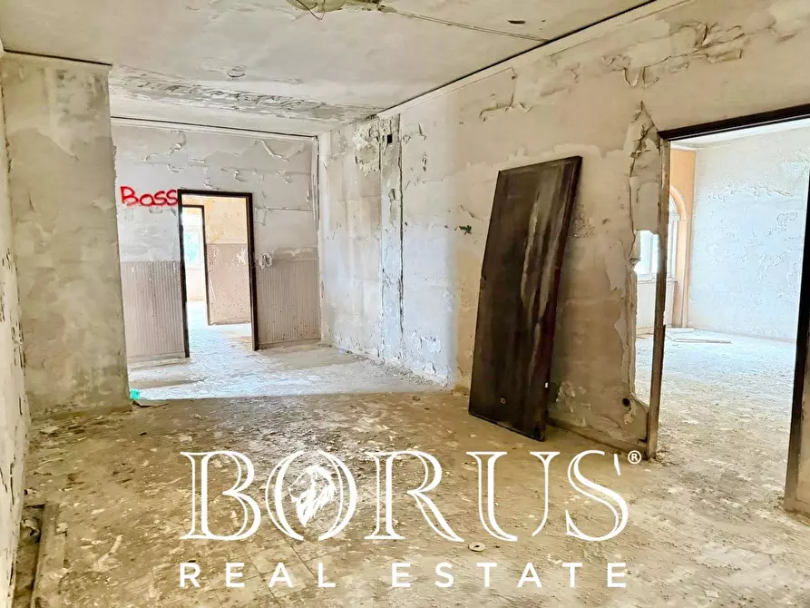 Immagine 26 di Palazzo in vendita  in Pineta Riviera a Mondragone