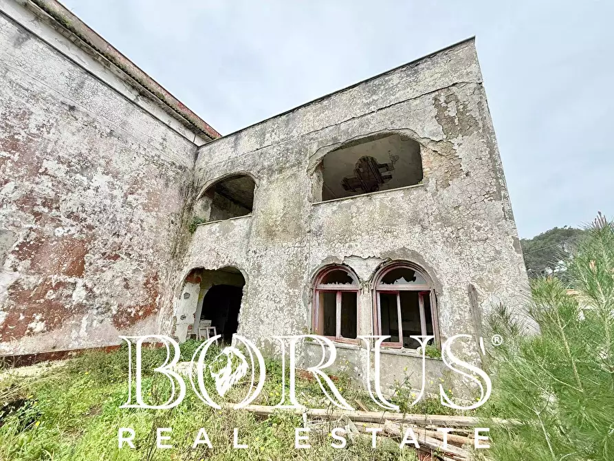 Immagine 13 di Palazzo in vendita  in Pineta Riviera a Mondragone