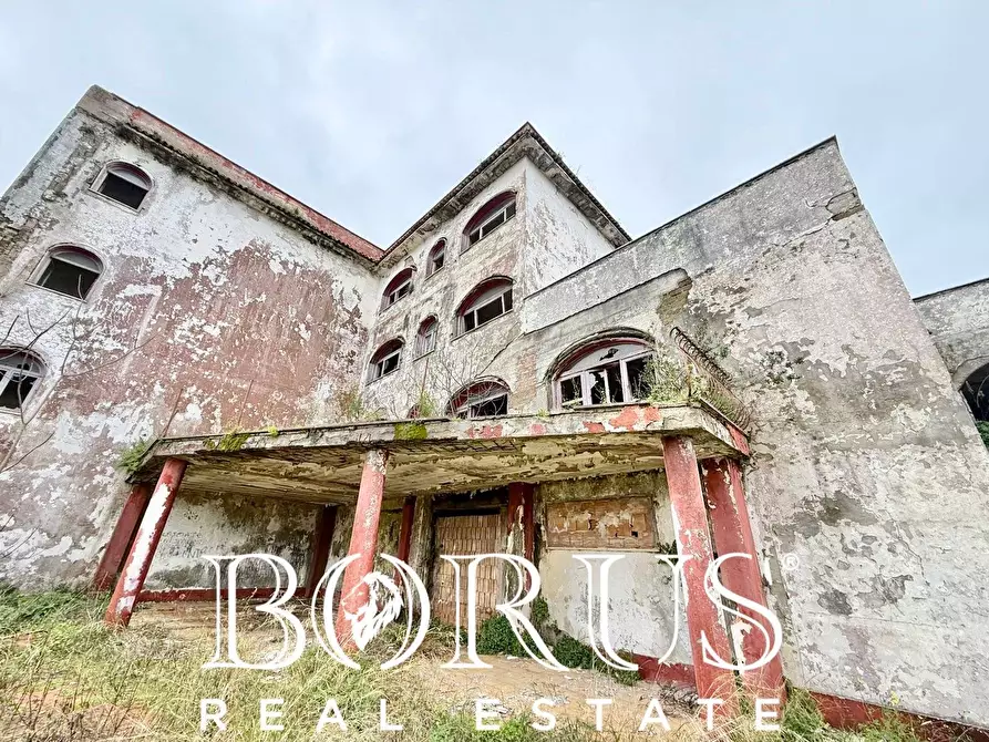 Immagine 12 di Palazzo in vendita  in Pineta Riviera a Mondragone