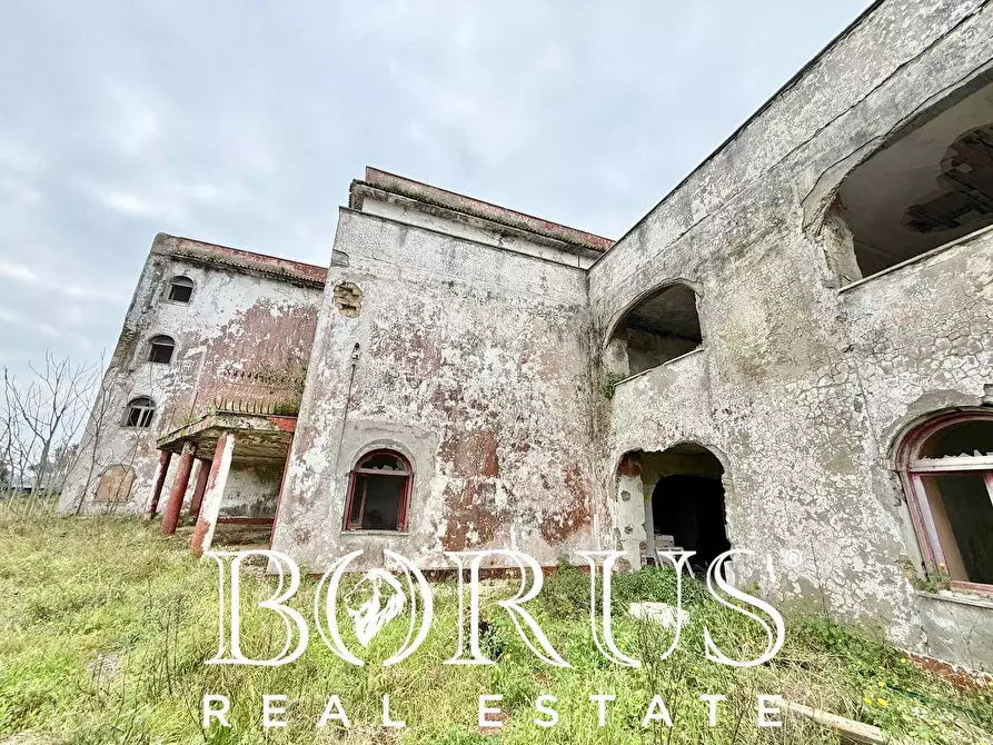 Immagine 16 di Palazzo in vendita  in Pineta Riviera a Mondragone