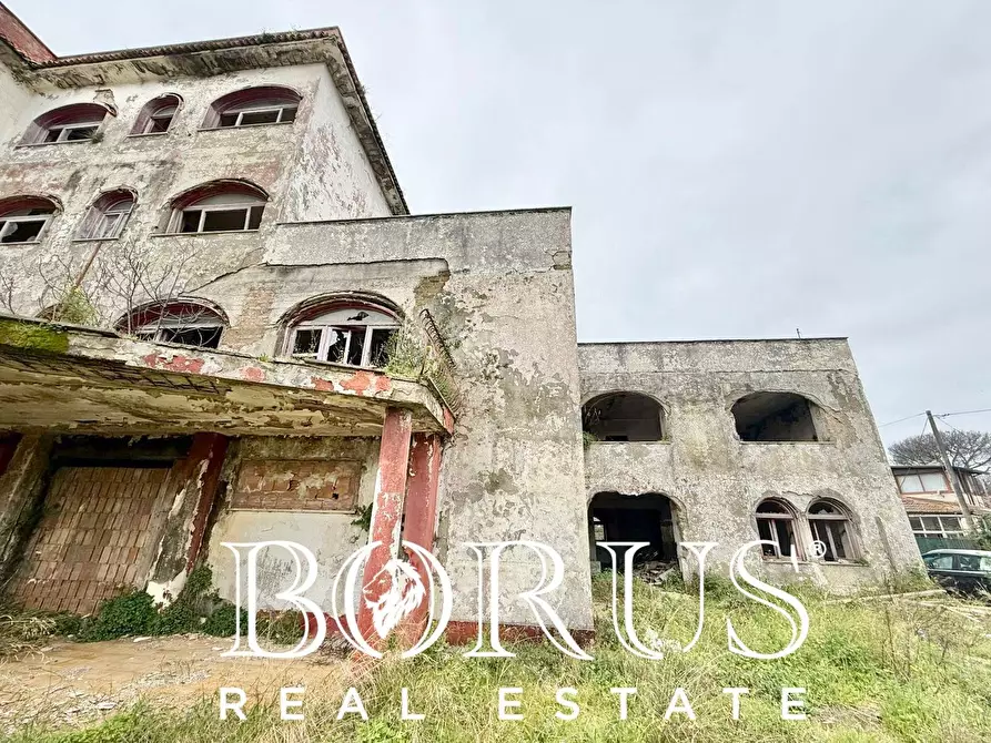 Immagine 18 di Palazzo in vendita  in Pineta Riviera a Mondragone