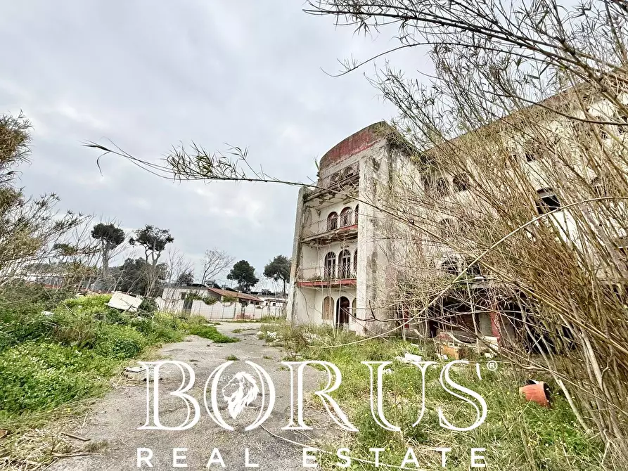 Immagine 22 di Palazzo in vendita  in Pineta Riviera a Mondragone