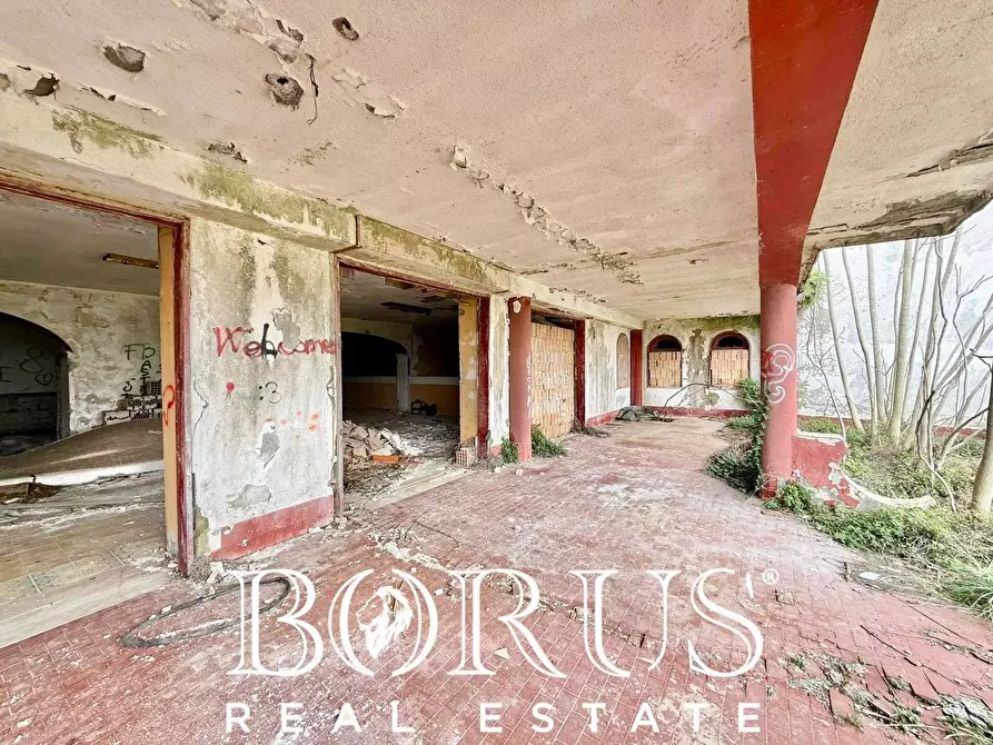 Immagine 29 di Palazzo in vendita  in Pineta Riviera a Mondragone