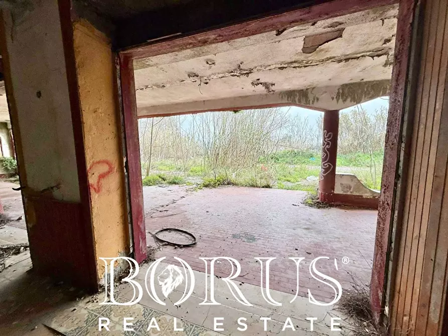 Immagine 31 di Palazzo in vendita  in Pineta Riviera a Mondragone