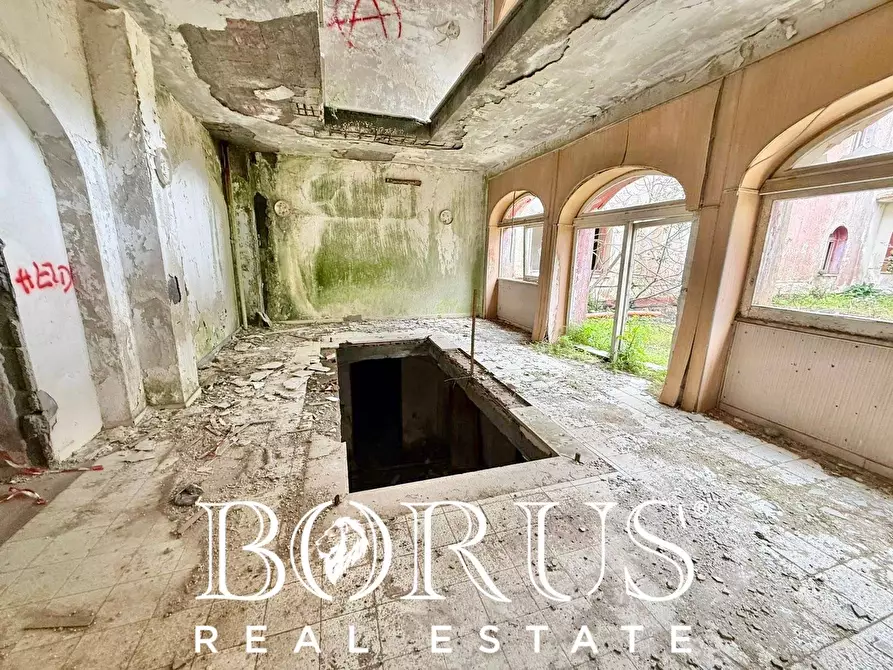 Immagine 38 di Palazzo in vendita  in Pineta Riviera a Mondragone