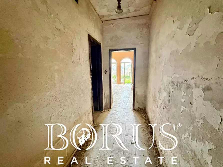 Immagine 41 di Palazzo in vendita  in Pineta Riviera a Mondragone