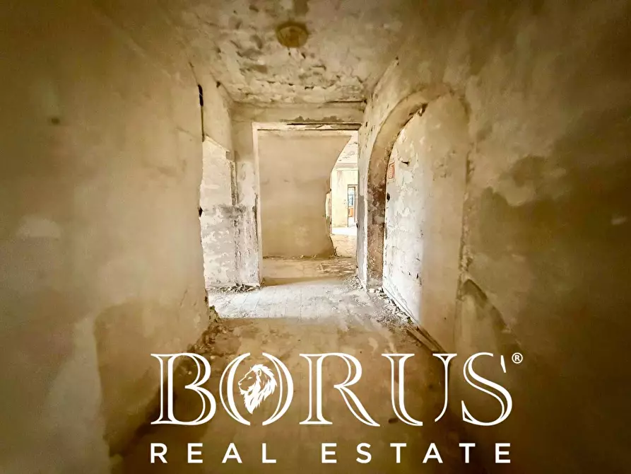 Immagine 43 di Palazzo in vendita  in Pineta Riviera a Mondragone