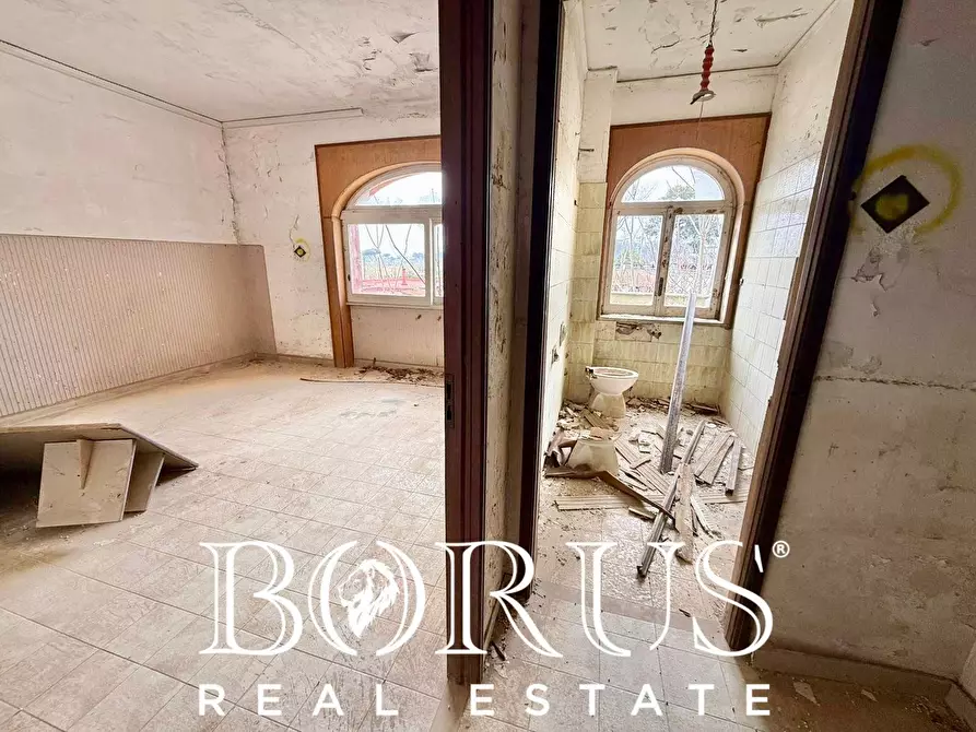 Immagine 44 di Palazzo in vendita  in Pineta Riviera a Mondragone