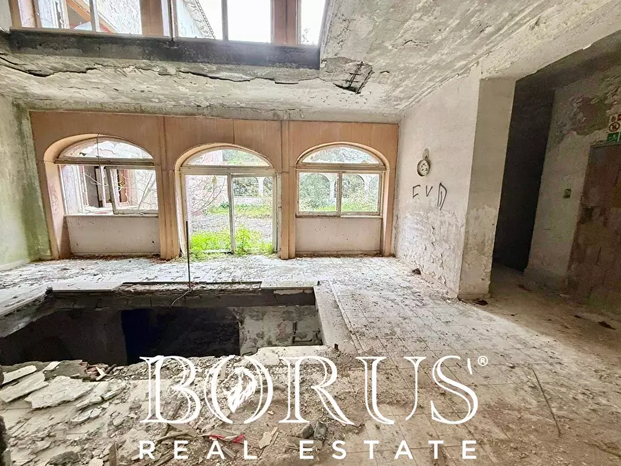 Immagine 54 di Palazzo in vendita  in Pineta Riviera a Mondragone