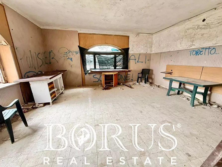 Immagine 57 di Palazzo in vendita  in Pineta Riviera a Mondragone