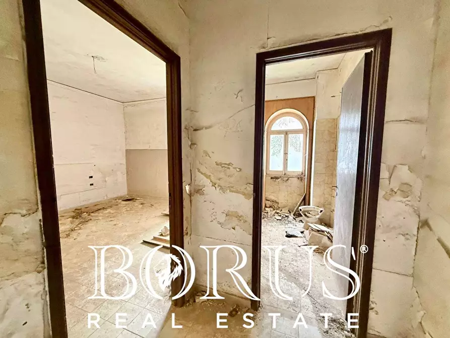 Immagine 61 di Palazzo in vendita  in Pineta Riviera a Mondragone