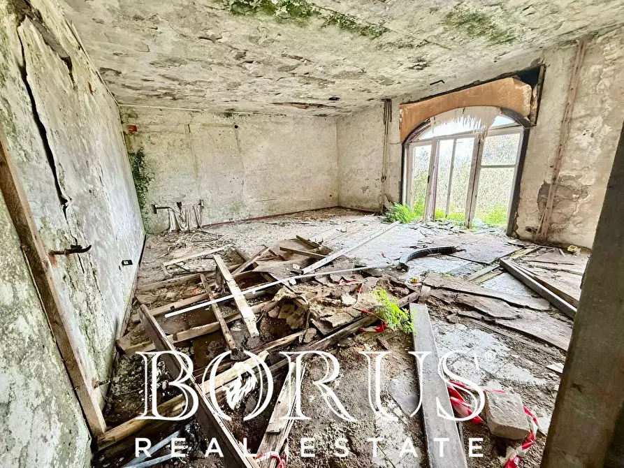 Immagine 63 di Palazzo in vendita  in Pineta Riviera a Mondragone