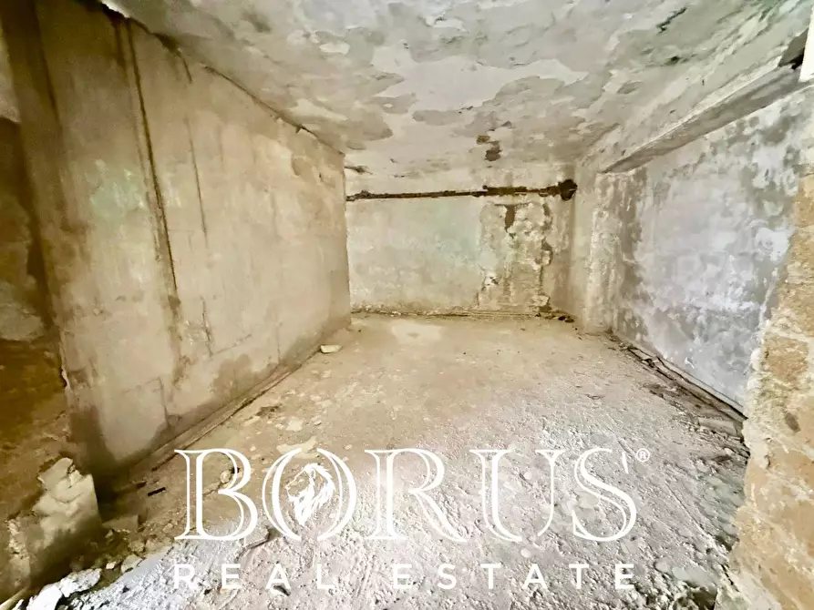 Immagine 64 di Palazzo in vendita  in Pineta Riviera a Mondragone