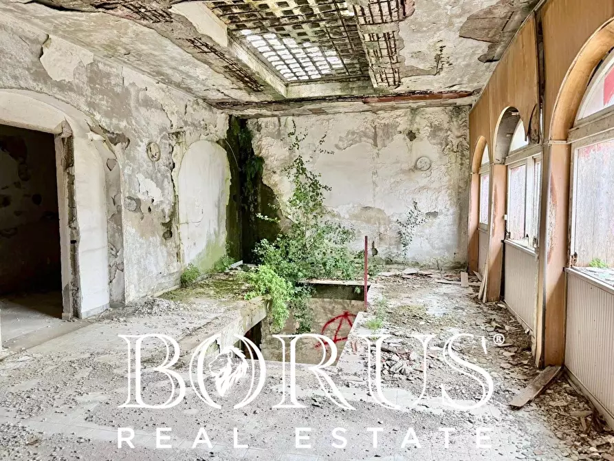 Immagine 68 di Palazzo in vendita  in Pineta Riviera a Mondragone